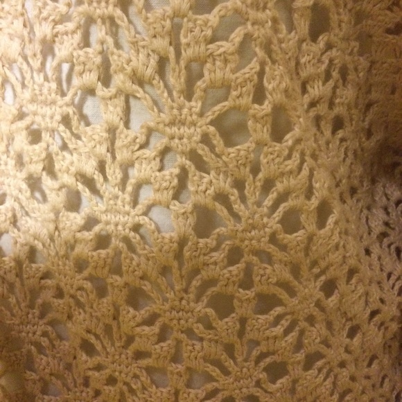 Beautiful knitted lace cartigan by Draper’s and Damon’s - Picture 3 of 13